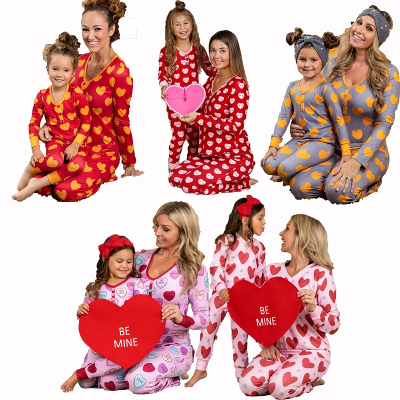 Roupas femininas para dia dos namorados, pijama de seda, mãe e filha, amor, coração, roupas para combinar, 2022