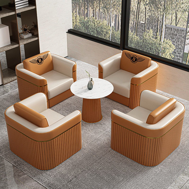 Une table 4 chaises orange