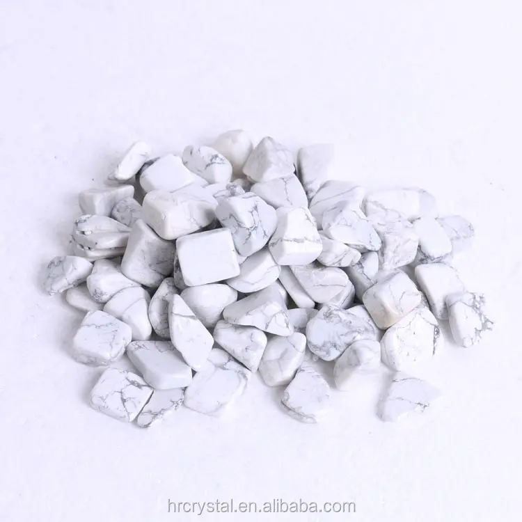 Commercio all'ingrosso di pietre preziose quarzo ghiaia artigianato sfuso naturale bianco Howlite chip guarigione chip di cristallo
