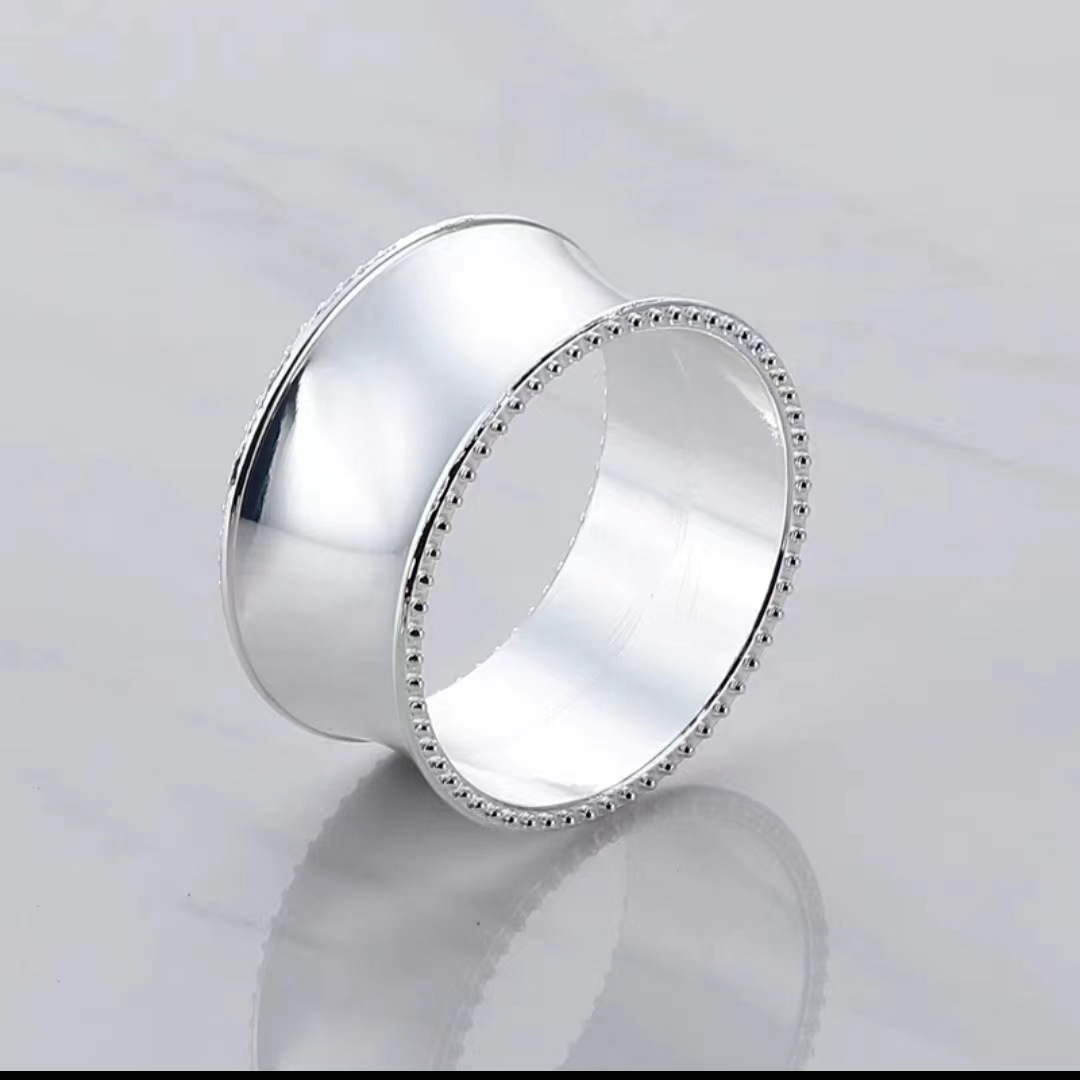 Ronds de serviette en perles d'argent
