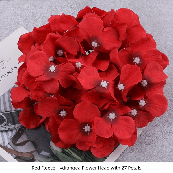 Tête de fleur d'hortensia en laine polaire rouge