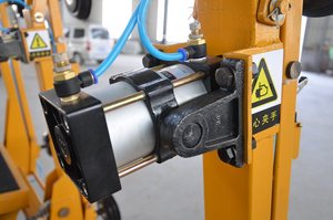 Mesa de carga automática de vidrio adecuada con mesa de corte CNC - Product Image 5