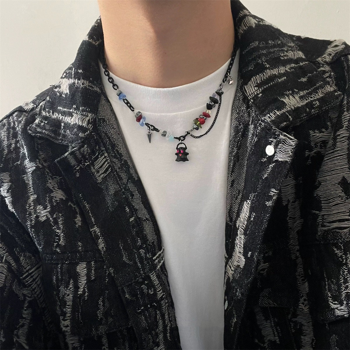 Collar de 12 fantasmas negros