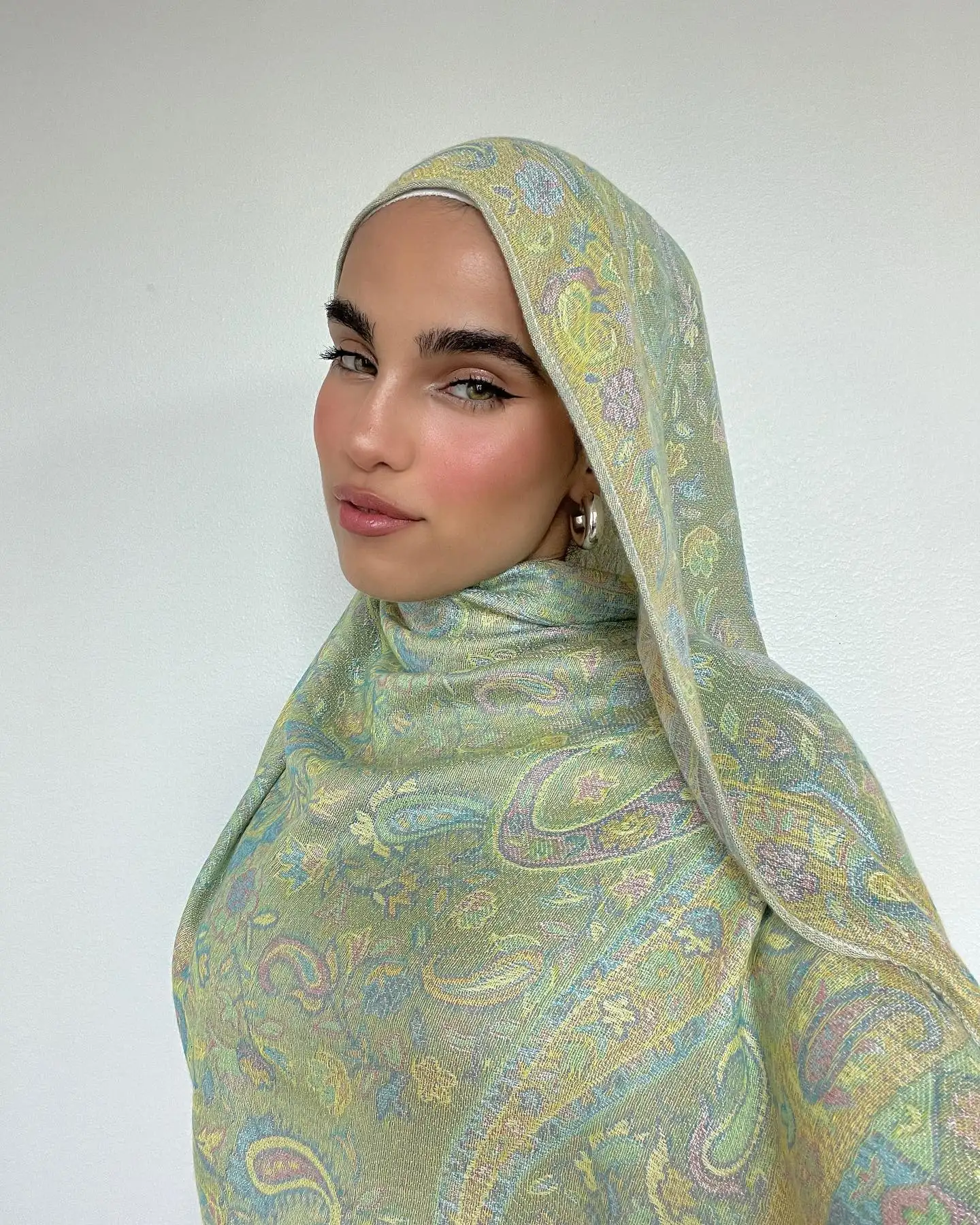 Venta al por mayor de bufanda de lana de punto Pashmina Hijab chales Hijab cálido con borla Pashmina chal pashmina Hijab bufandas