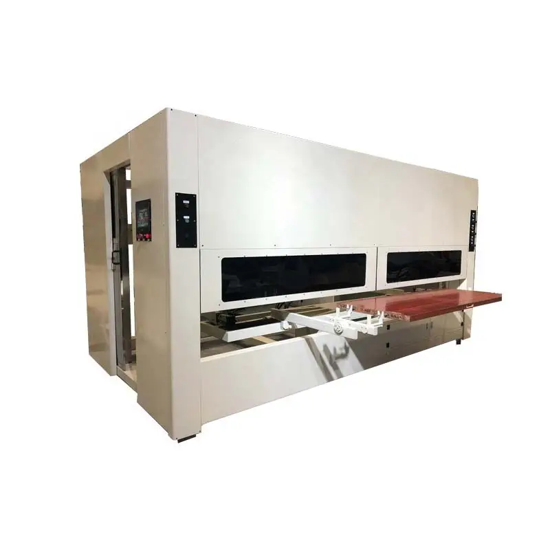 Mobili in legno reciprocare Base a olio smalto macchina di rivestimento UV armadi da cucina macchina automatica per verniciatura a spruzzo CNC