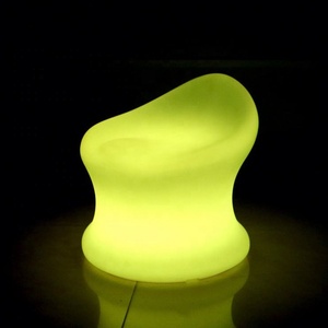 防水プラスチックカラフルな小さなバースツールLed子供スツールパーティー用 - Product Image 3
