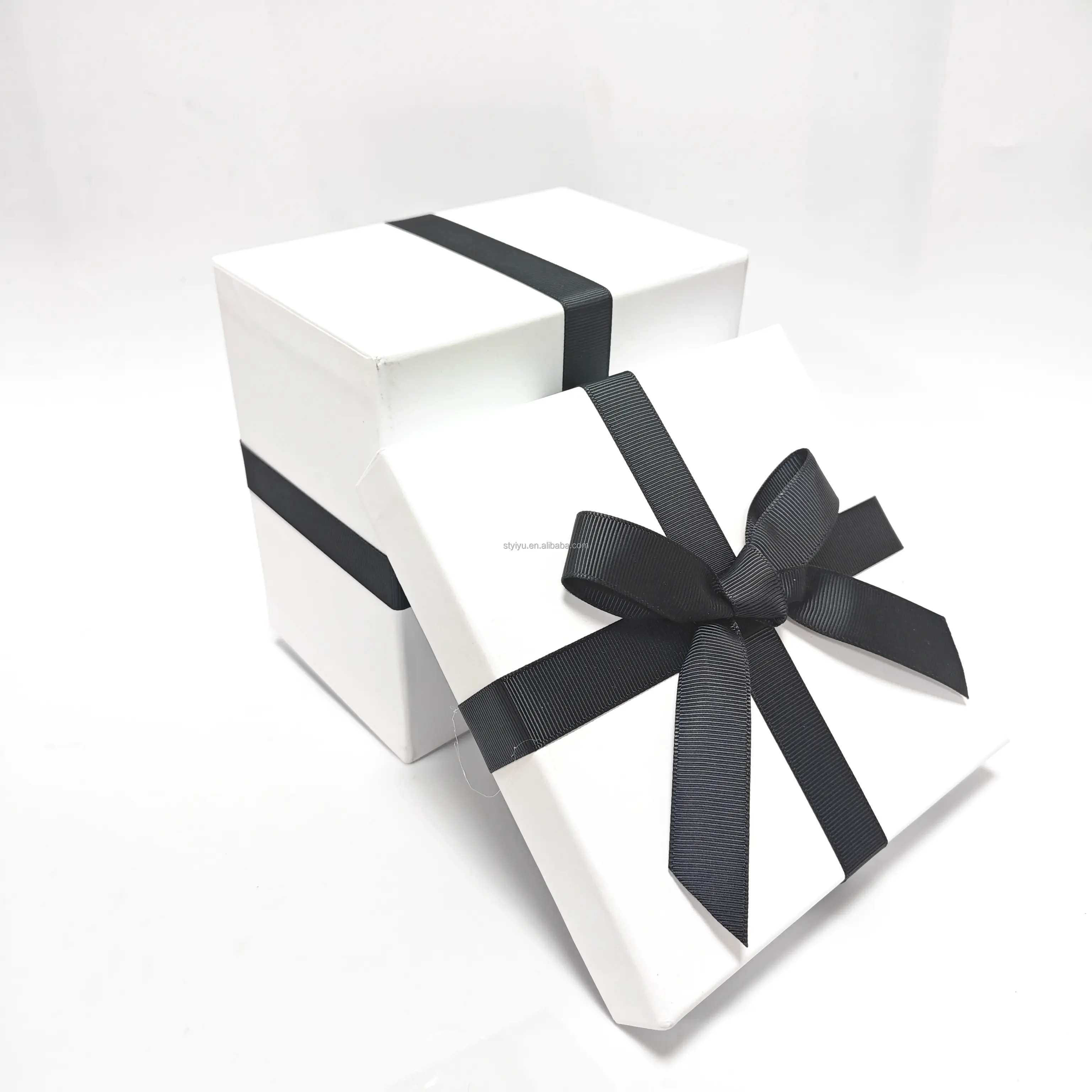 ढक्कन के साथ खाली क्राफ्ट पेपर बॉक्स भेजने के लिए तैयार लाल काला भूरा रॉयल नीला बहु-रंग उपहार रैप बॉक्स उपहार के लिए चौकोर और आयताकार