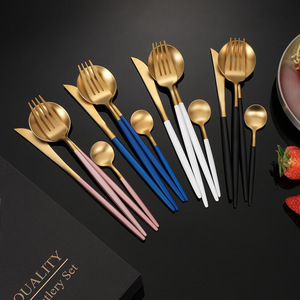 卸売高級ポルトガル24個食器再利用可能なレストランキッチン金メッキSS304(18/10) ステンレス鋼カトラリーセット