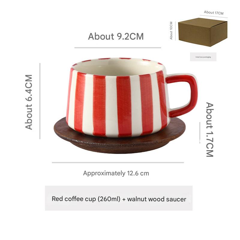Taza de cerámica roja de 260 ml y platillo de madera