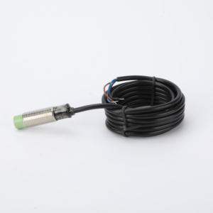 PR12-4DN2カスタマイズ誘導近接センサー金属防水スイッチDC6-36V範囲様々な用途向け - Product Image 4