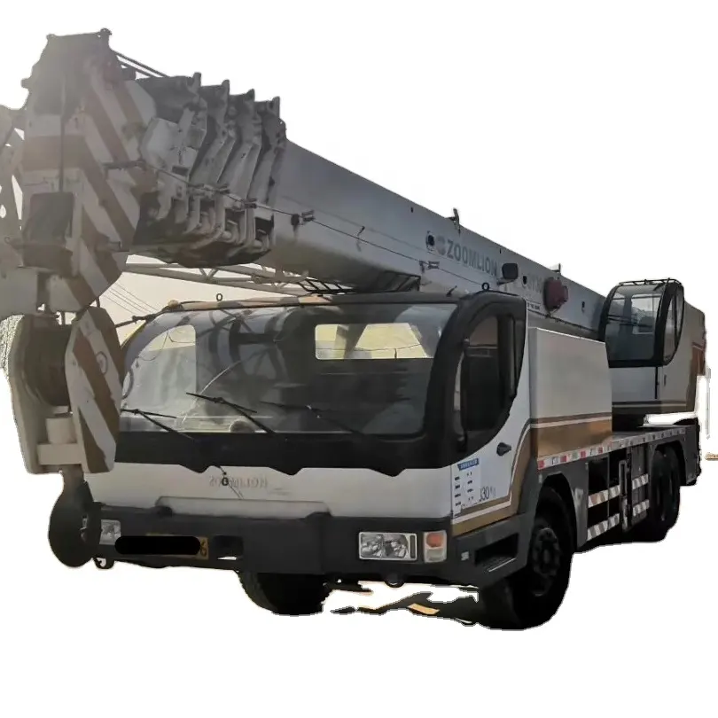 Utilisé en bon état Chine ZOOMLION 30T Petite grue de camion QY30V QY30V532.9 prix d'usine à vendre