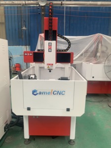 Máquina para hacer moldes de aluminio cnc, CA-6060 mesa de trabajo móvil, fresadora de metal, precio - Product Image 3