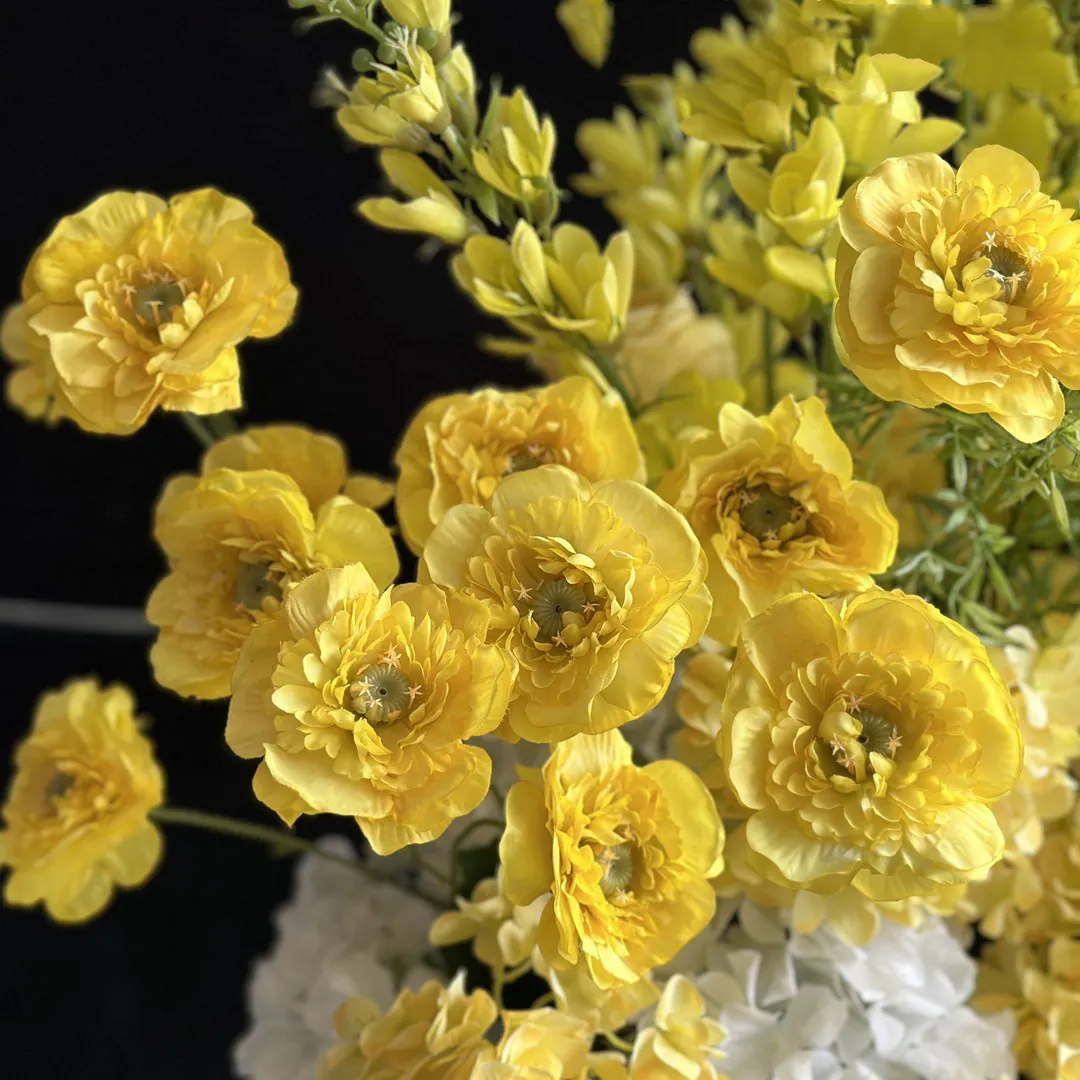 Wholesale Yellow Fake Flower 4 Head Ranunculus Artificial Flower for Wedding Decor