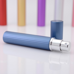 Flacon de parfum vide en aluminium 8 ml à ouverture par pression avec récipient en verre pour parfum - Product Image 5