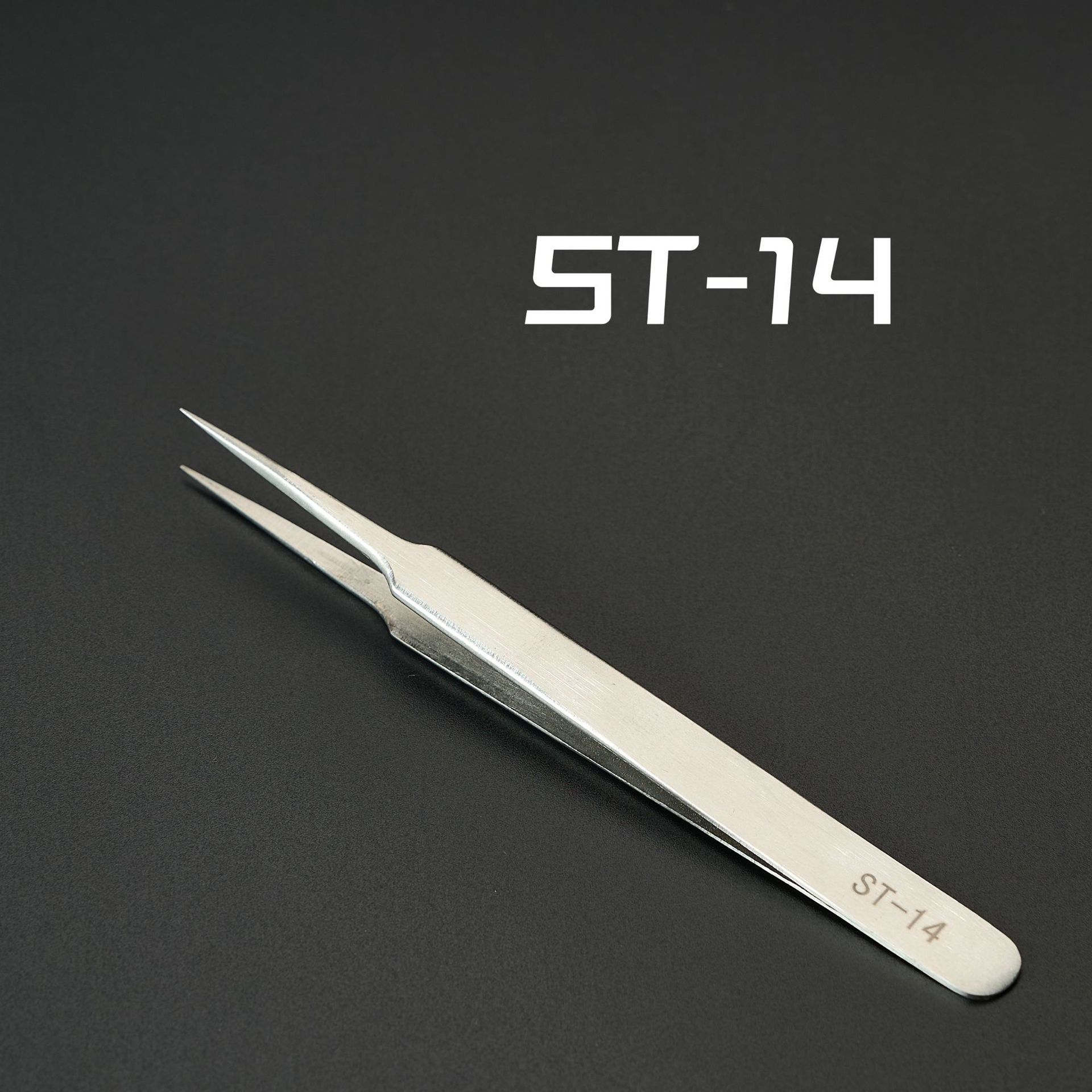 ST-14 con la scatola di plastica