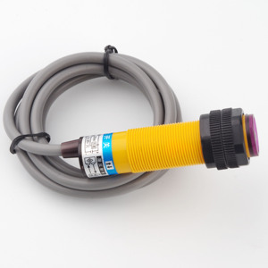 Interruptor óptico cilíndrico de rosca M18 NPN, salida PNP, sensor fotoeléctrico infrarrojo E3F-DS10C4 de 100 mm - Product Image 1