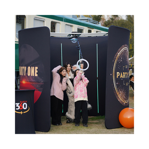 2025 nuova rotazione automatica del Design Spinner per 360 in testa con cabina fotografica sullo sfondo del recinto sopra la testa cielo superiore 360 macchina per la cabina fotografica