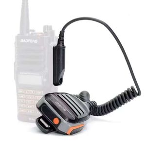 Baofeng-Radio de mano resistente al agua para una fácil comunicación V2, función de traducción - Product Image 1