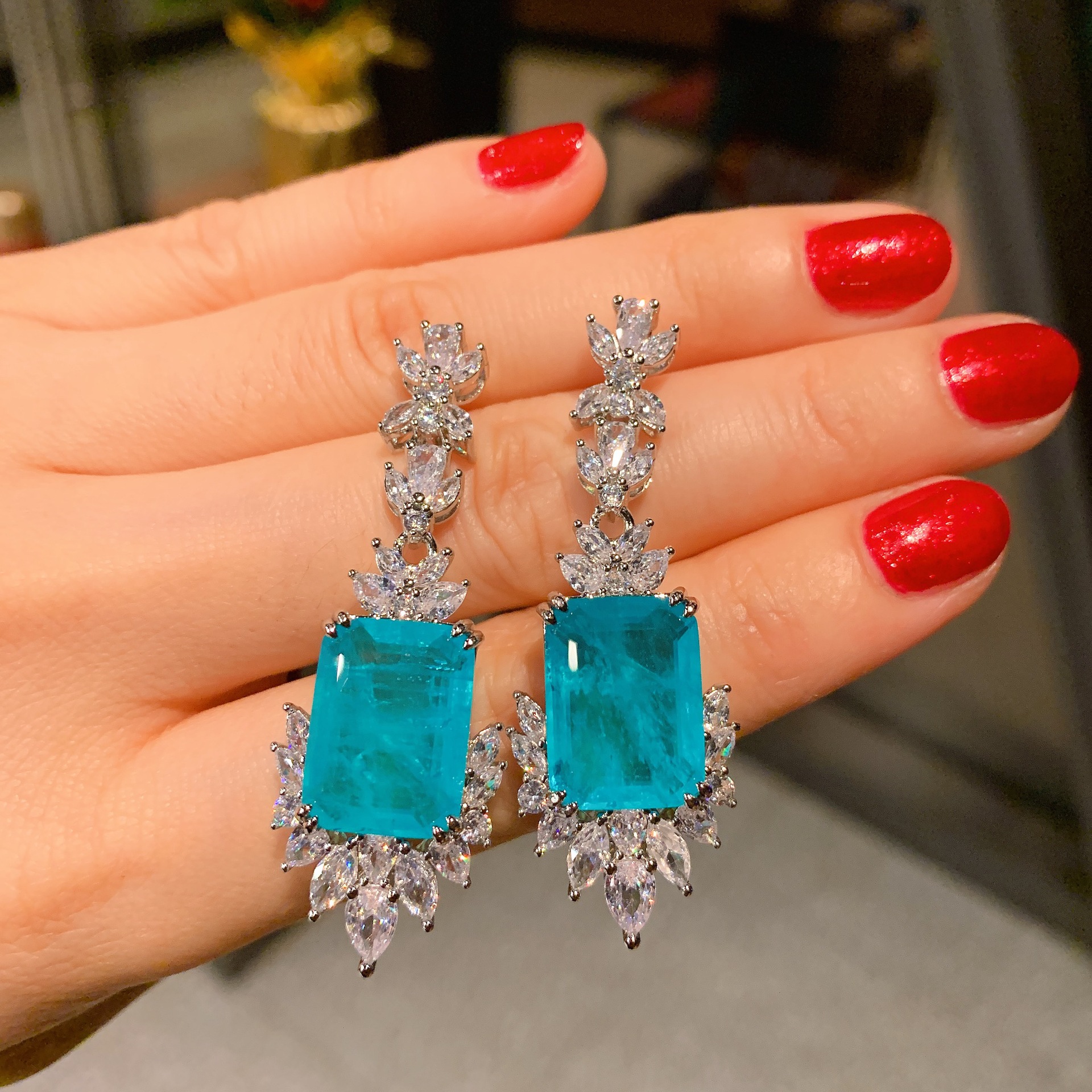Paran blue ear studs