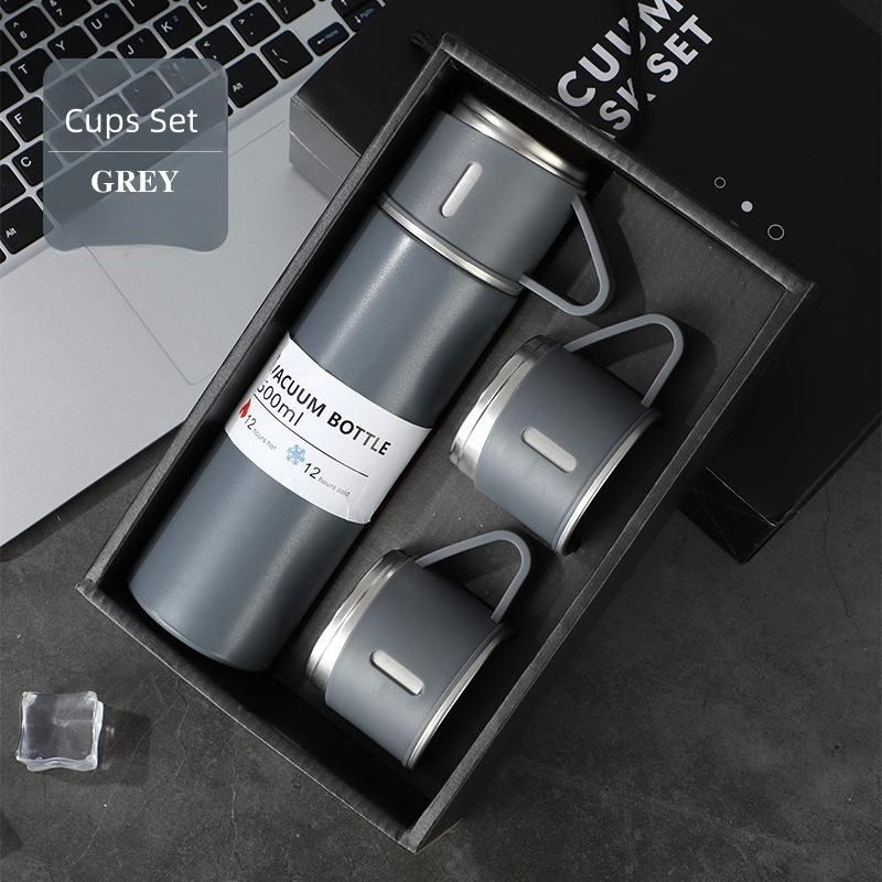 Ensemble de tasses-gris