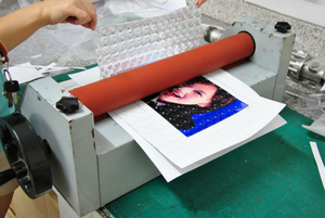 גבוהה באיכות מרקם קר למינציה סרט 3d תמונה למינציה סרט עבור פרסום שקוף 50 לחמניות רך ניפוח CN; גואה