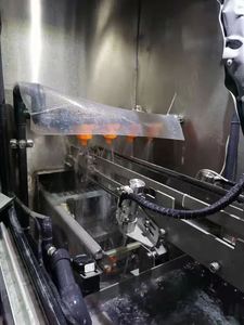 Yüksek değer endüstriyel bileşen Cnc ekler dönüm aracı yüzey işleme makinesi otomatik aşındırıcı ıslak kumlama makinesi - Product Image 5