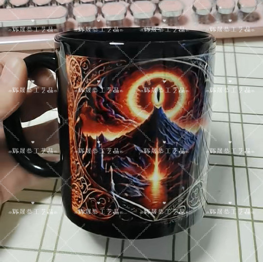 La coppa del Signore degli Anelli monta Doom piatto