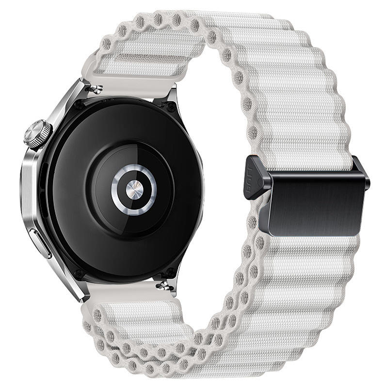 สายสีขาว หัวเข็มขัดสีดำ