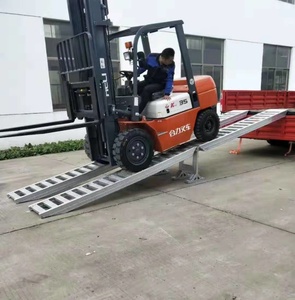 Rampas <span class=keywords><strong>port</strong></span>áteis de carregamento aplicar para carregar e descarregar máquinas para o caminhão