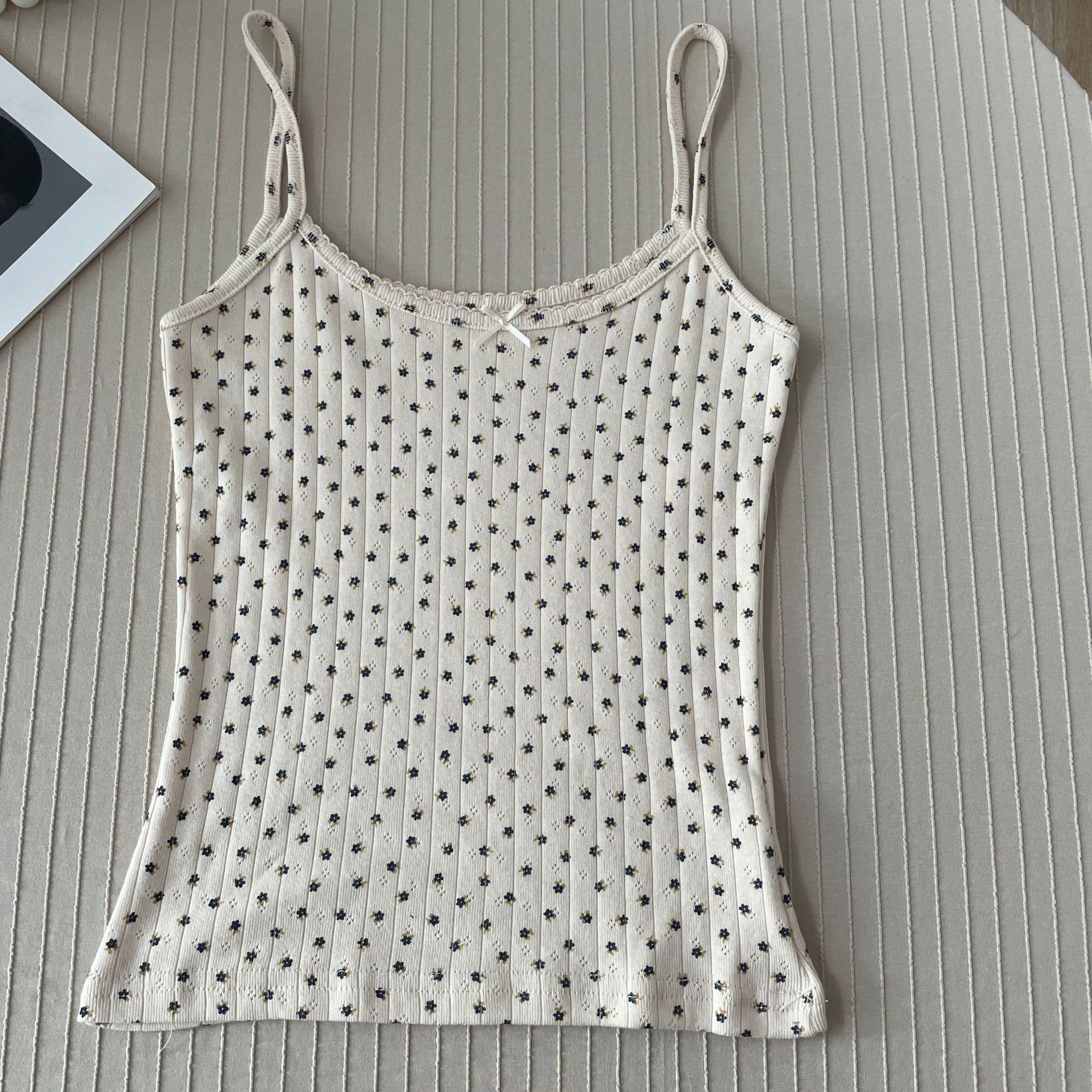 Fondo albicocca con gilet girasole
