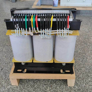 Potencia de instrumento electrónico de 25kVA Aislamiento trifásico único Entrada de 230V/240V Salida de 380V con Convergencia de frecuencia de 50Hz/60Hz