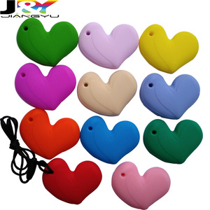 Jiangyu CTK106 coeur Silicone <span class=keywords><strong>Chewelry</strong></span> bijoux pendentif à mâcher pour sensoriel enfants fille maman infirmière anxiété soulagement du Stress - Product Image 5
