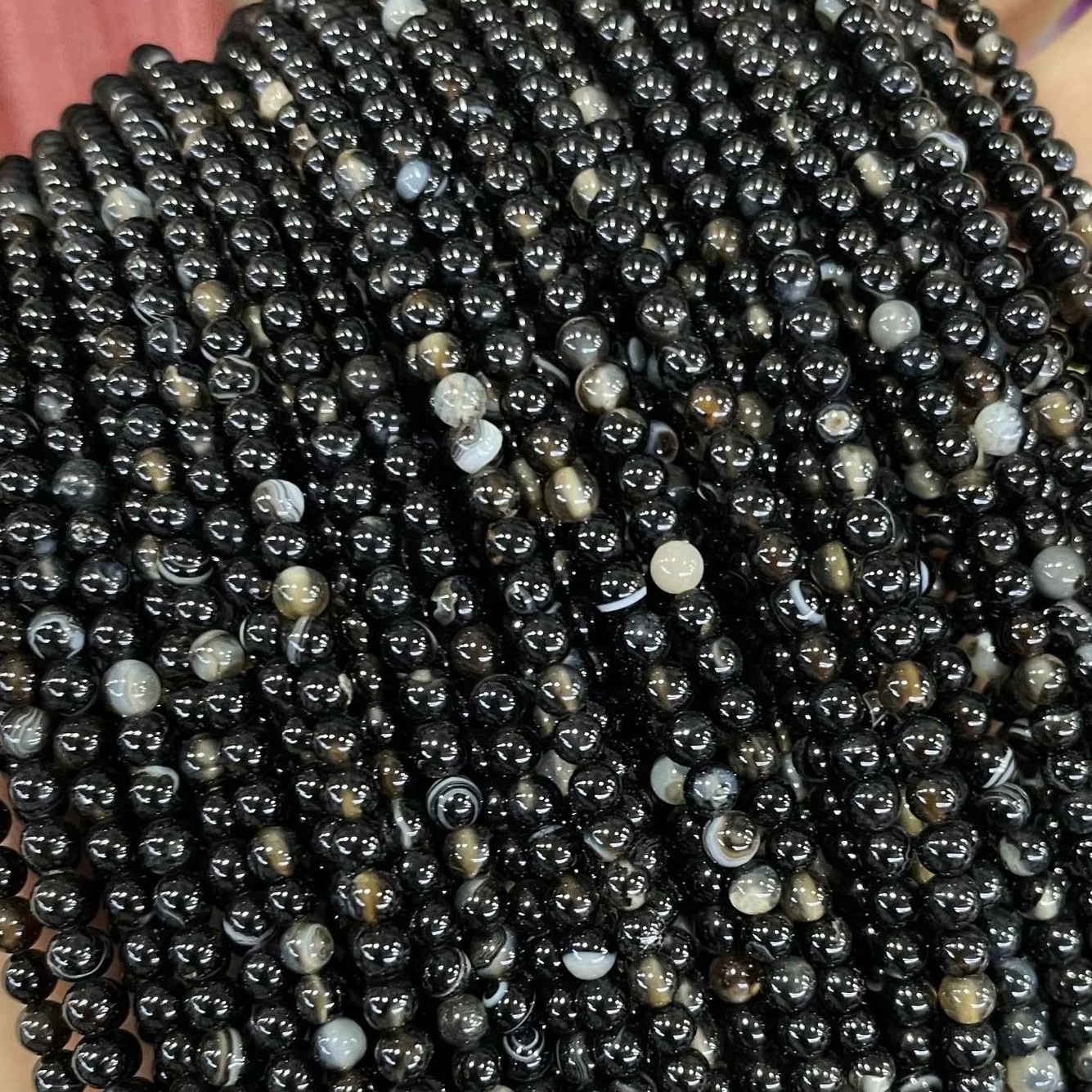 Agate à bandes noires