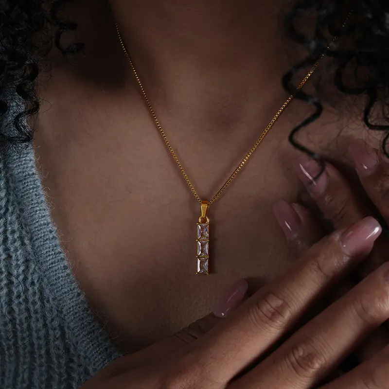 NUORO из нержавеющей стали позолоченный прозрачный CZ Багет ожерелье для женщин Штабелируемый Вертикальный бар кулон ожерелье