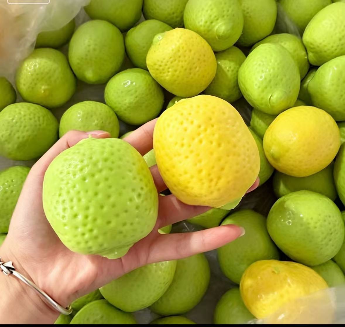 Color-changing lemon handmade ball
