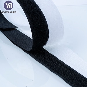 bianco tessuto normale cucire su elementi di fissaggio in nylon <span class=keywords><strong>hook</strong></span> e <span class=keywords><strong>loop</strong></span> di un lato di montaggio rotolo di nastro