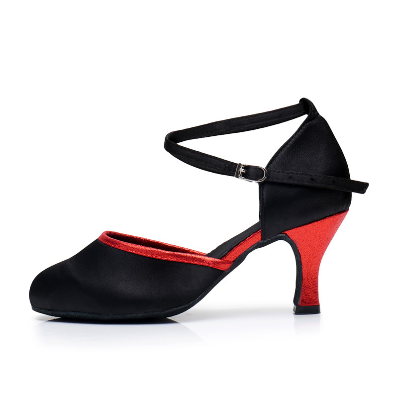 black+red: 7cm heel