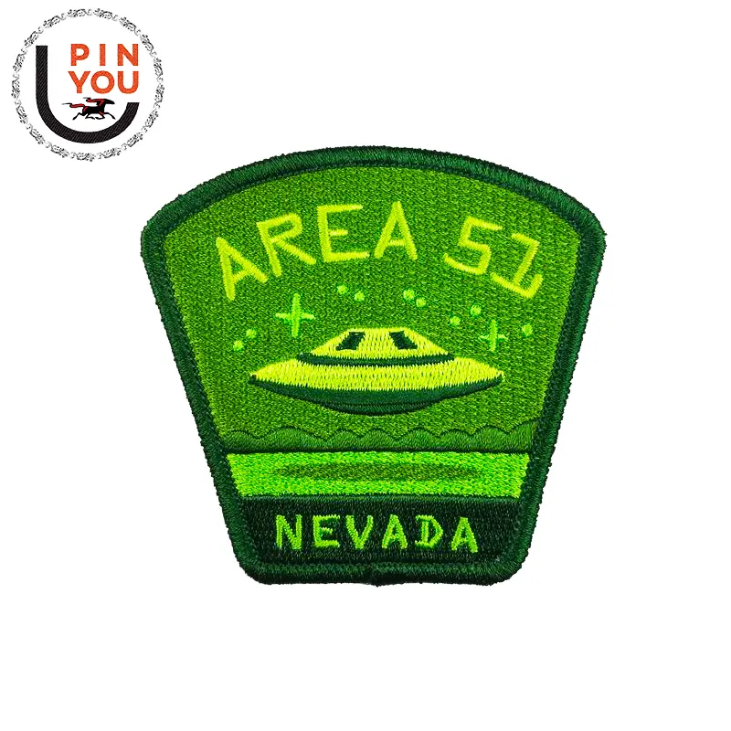 Toppe personalizzate 3d a trasferimento termico tagliato al Laser Area 51 Alien UFO ricamo all'ingrosso toppe a sublimazione in PVC tessute ferro su per panno