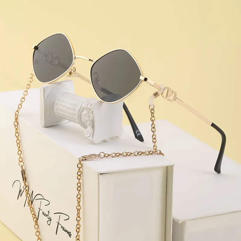 2024 nuovi occhiali da sole da donna alla moda con Chian eleganti occhiali da vista firmati per occhiali da donna UV400 per Logo personalizzato