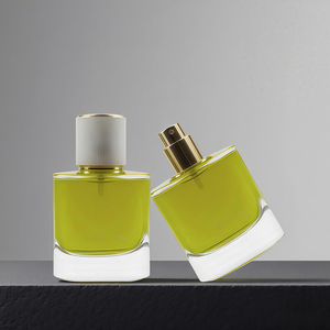 زجاجة عطر زجاجية شفافة فارغة بسعة 50 مل بتصميم صيني مع غطاء مغناطيسي للبيع بالجملة - Product Image 2