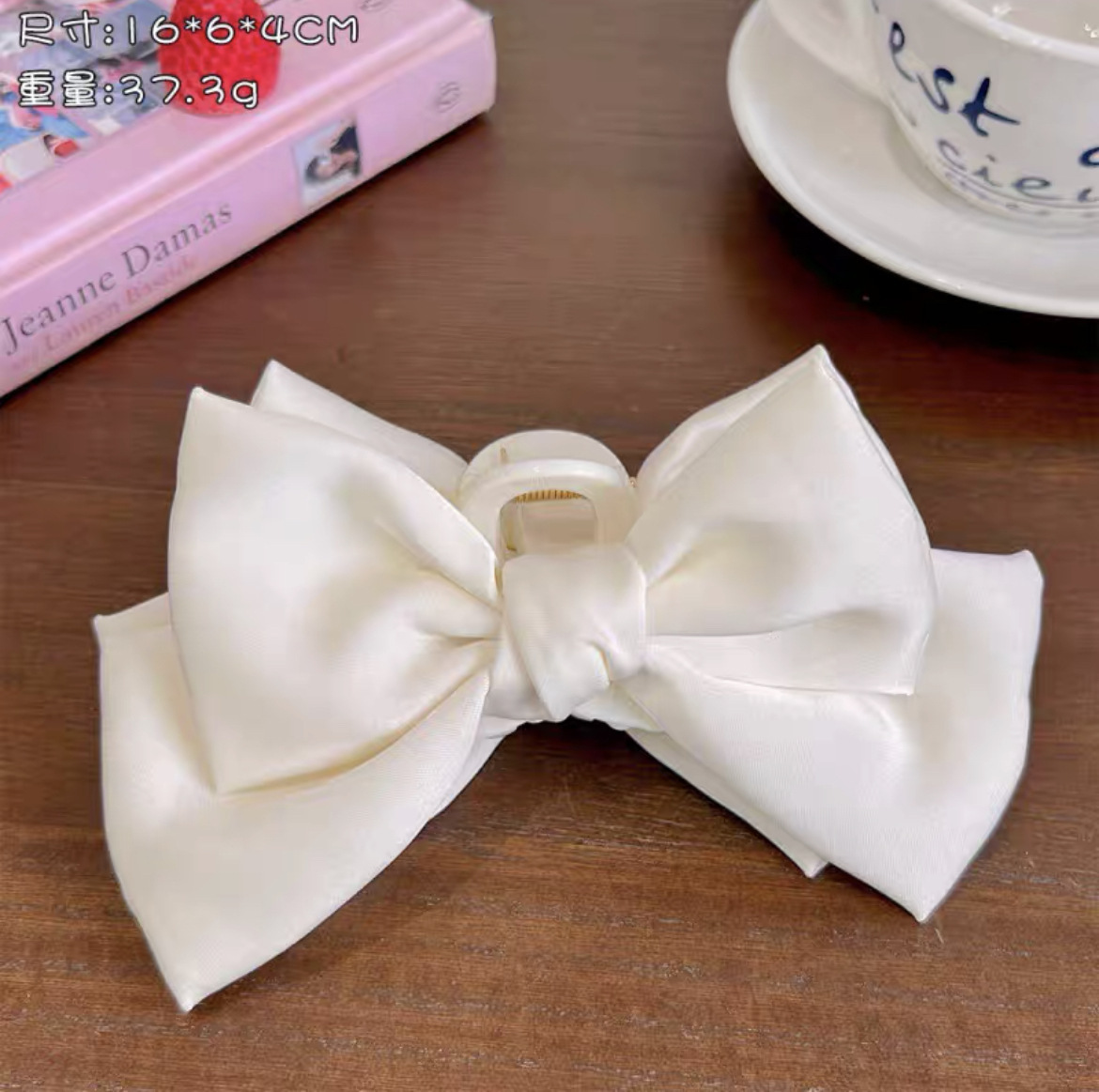 12 white bows