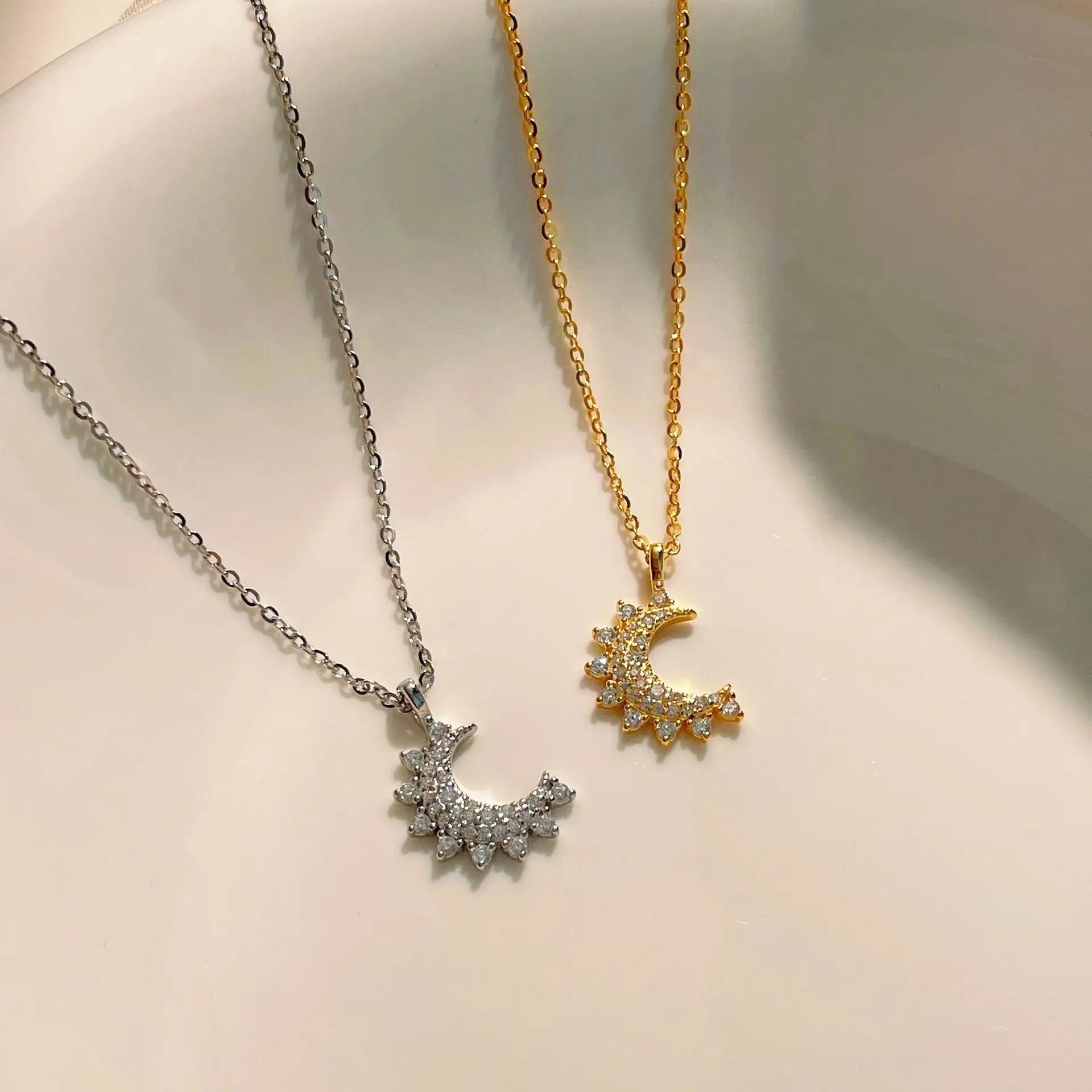 New Minimalist Designer S925 Sterling Silver Zirconia Moon Pendant Charm Necklace Women Girl Fine Jewelry DQ1536N
