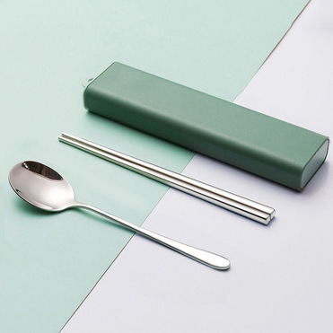 Ensemble 2 pièces couleur naturelle : baguettes et cuillère + boîte verte