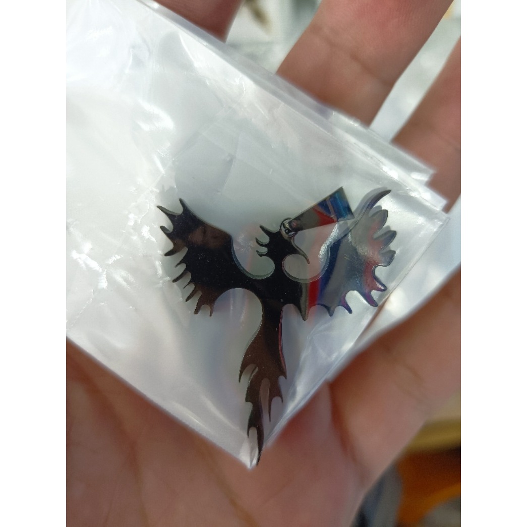 Pendentif noir (sans chaîne)