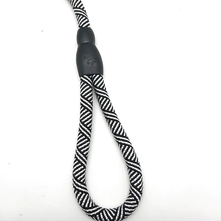 Wholesale nylon round white and black rope dog leash lead for pet dog