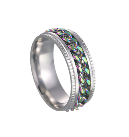 Anillo de plata con cadena de colores.