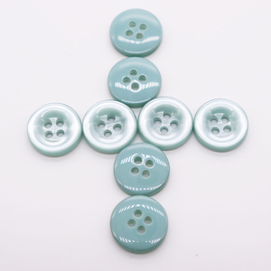 Botón fácil de alta calidad para promoción Logotipo personalizado Botón de plástico de pulido de 4 agujeros para ropa - Product Image 3