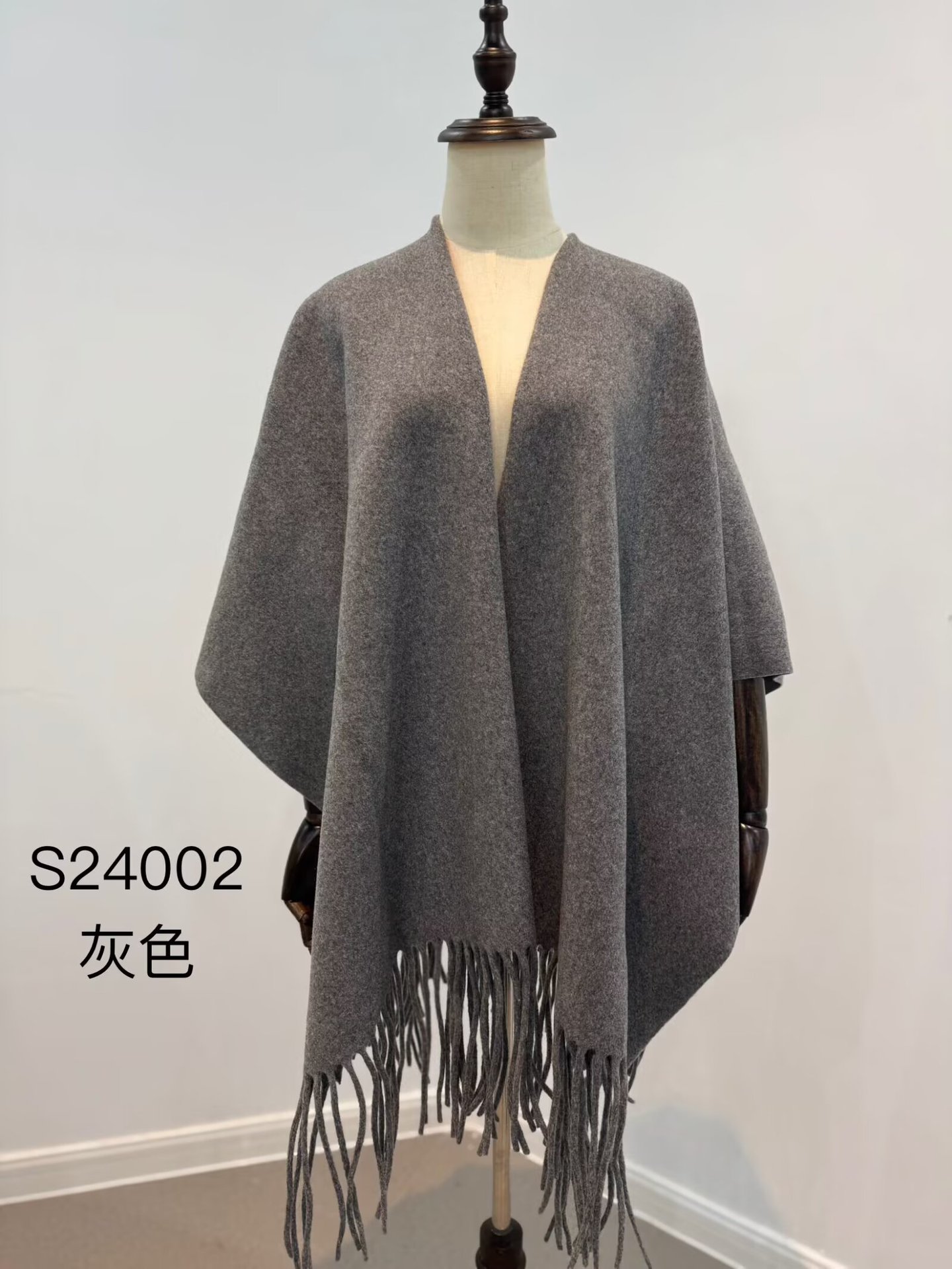 Pompon uni-gris-135*160cm