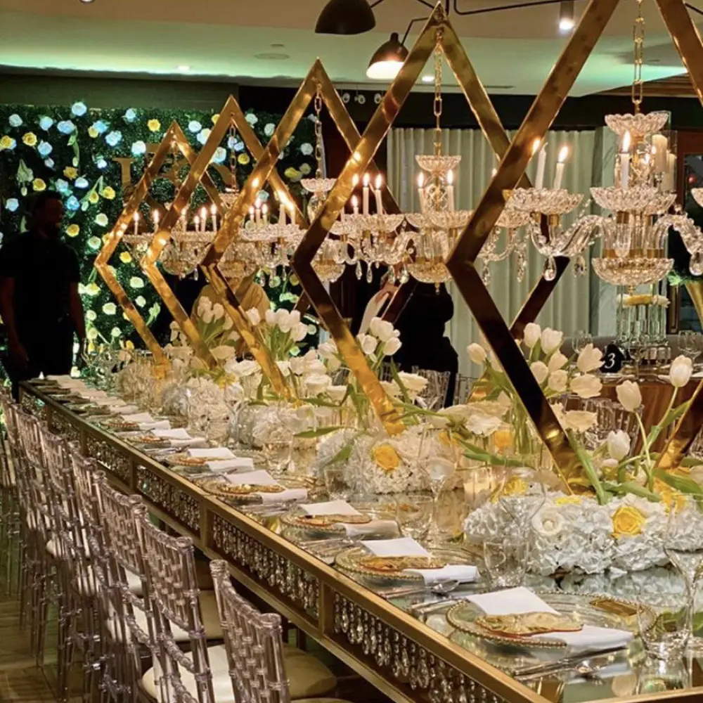 Supporto rettangolare antico dell'oro della decorazione della tavola di nozze di ZT-407 con i candelieri di cristallo splendidi