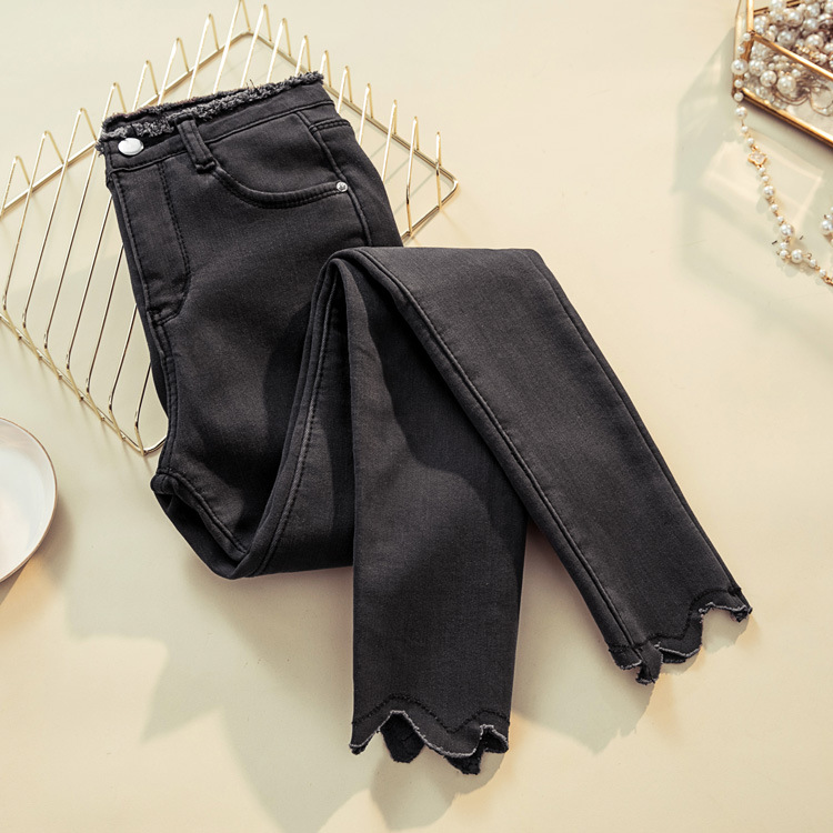 Noir (poignets ondulés)